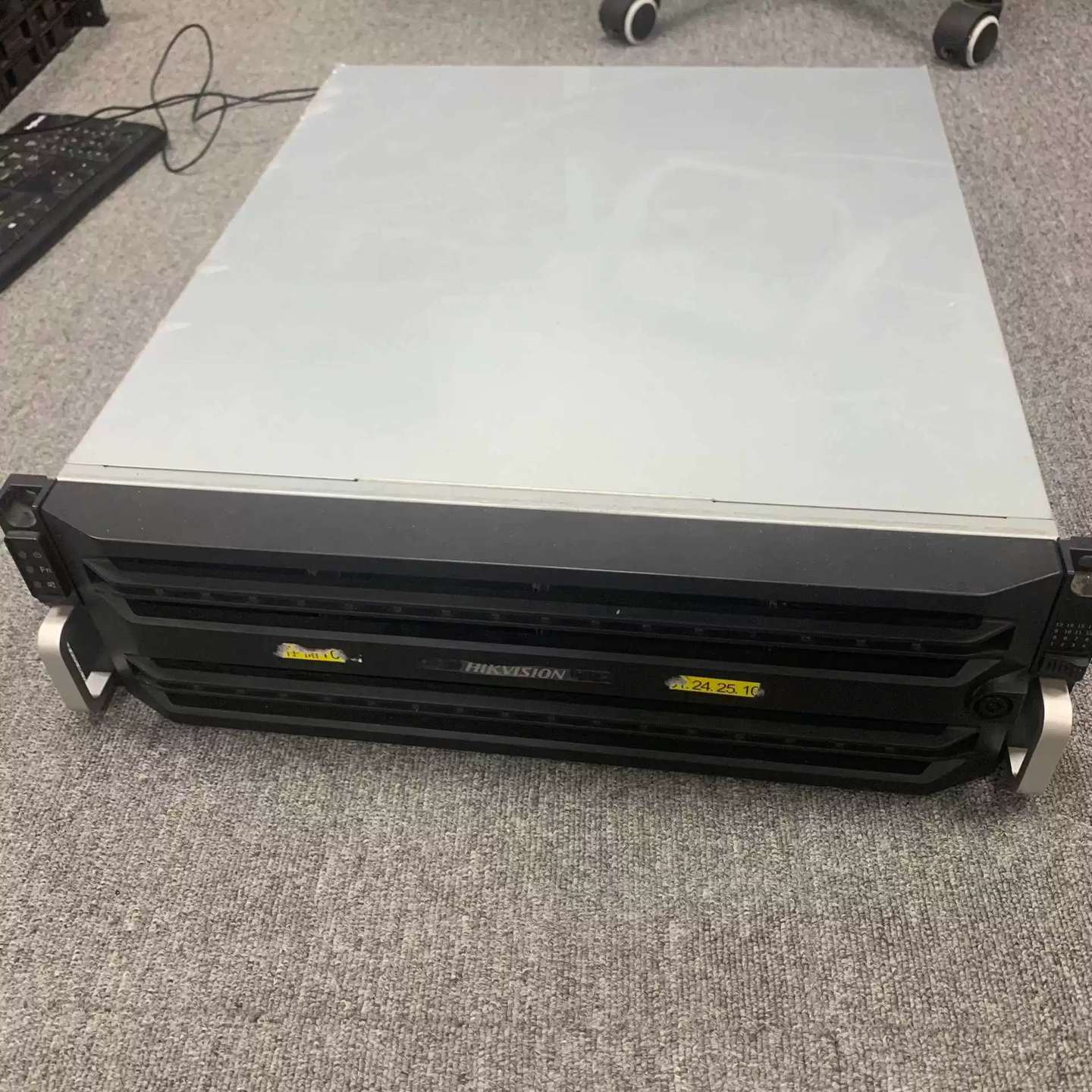 议价威视16盘位磁盘阵列 DS-A80216S 成色如图适用