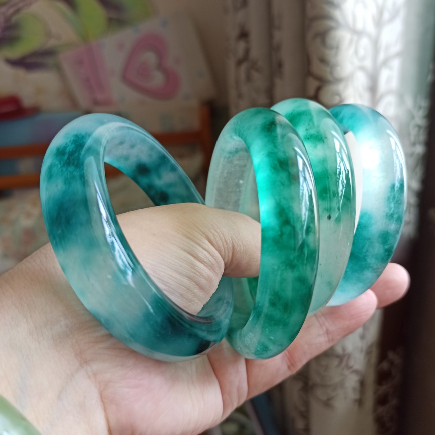 天然独龙玉手镯高冰透冰飘花翡翠手镯飘蓝花石英岩玉正圈玉镯子女
