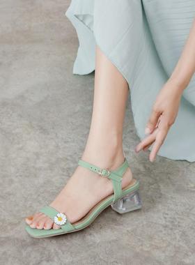 新款女鞋夏季学院绿色粗跟中跟透明跟大码扣带凉鞋 45 小码 32 kb