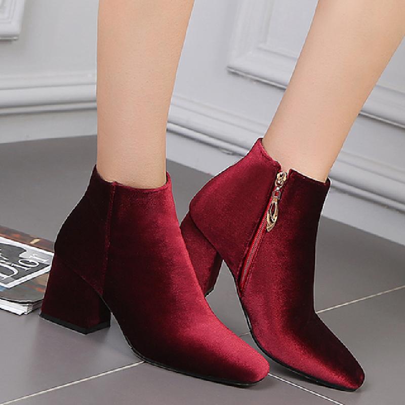 绿色金丝绒特大码短靴子