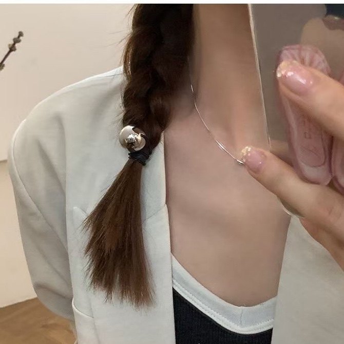 照片嘎嘎出片的发圈～高级感银色大珍珠皮筋简约百搭马尾法式发绳