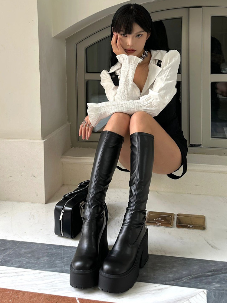 소가죽 버전 여성 가을 ??겨울용 블랙 부츠 작은 두꺼운 밑창 부츠 하이힐 부츠 2024 신작 부츠