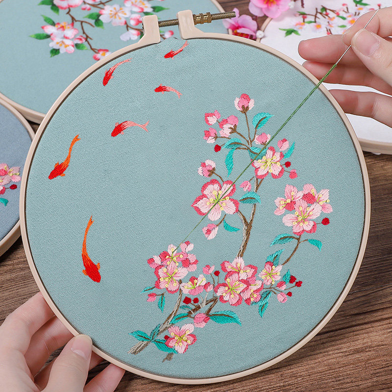 刺繡diy手工自繡創意禮物初學材料包 絲帶戳戳繡古風團扇蘇繡繡花在類目 居家布藝, 縫紉DIY材料、工具及成品, 縫紉DIY材料套裝中 - 來自Buy2taobao.com提供專業的淘寶代購服務