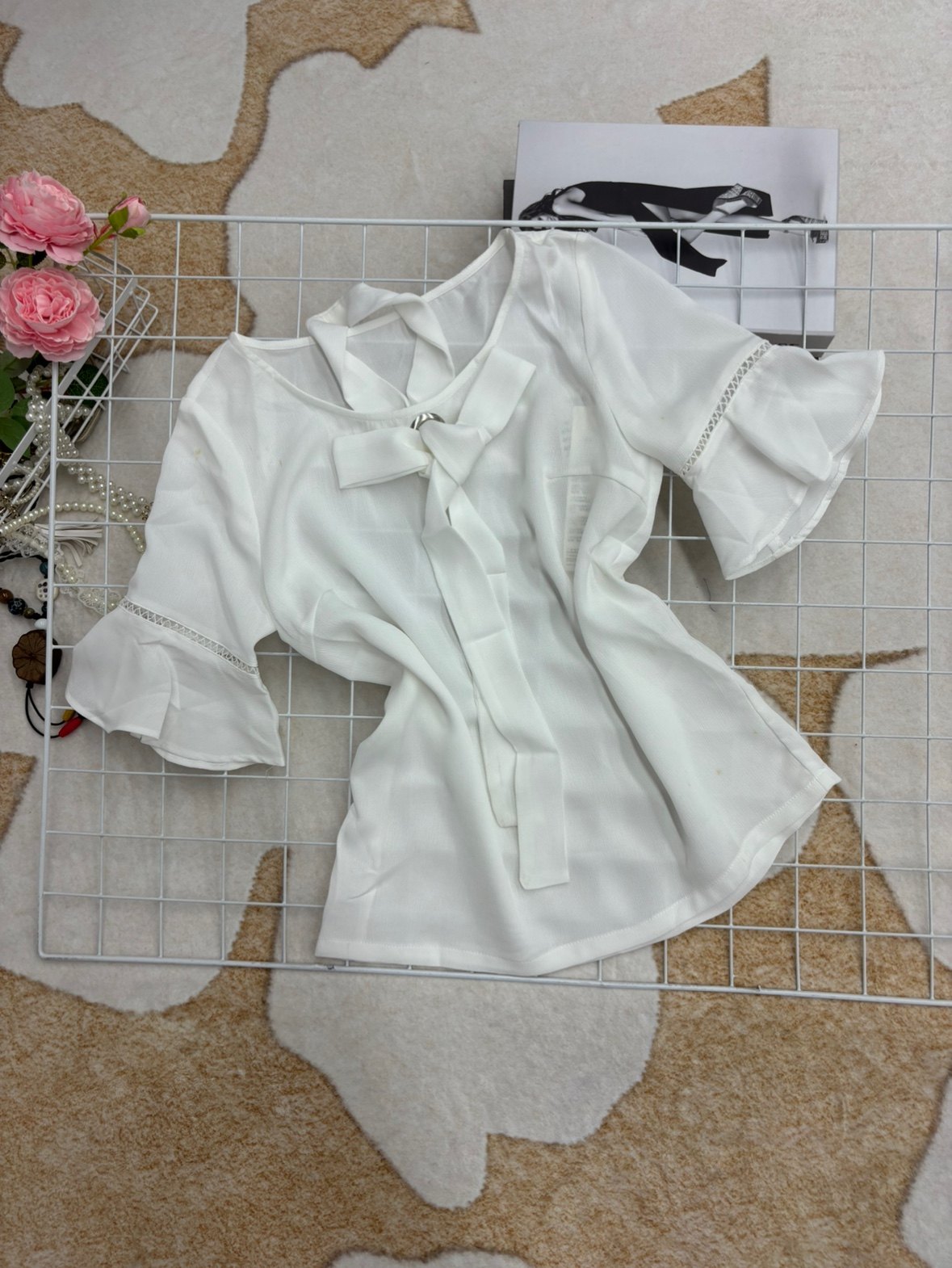 高端时尚带丝巾纯色荷叶边短袖衬衣女夏季款韩版宽松显瘦甜美上衣