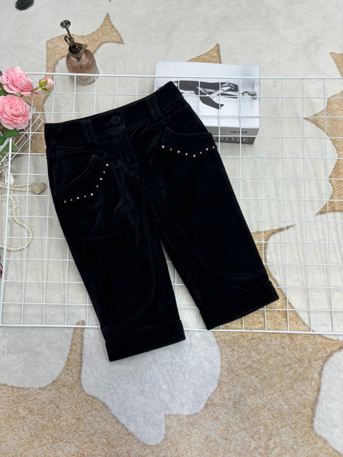 2025春秋新款时尚韩系丝绒面料气质显瘦中腰直筒裤女五分裤