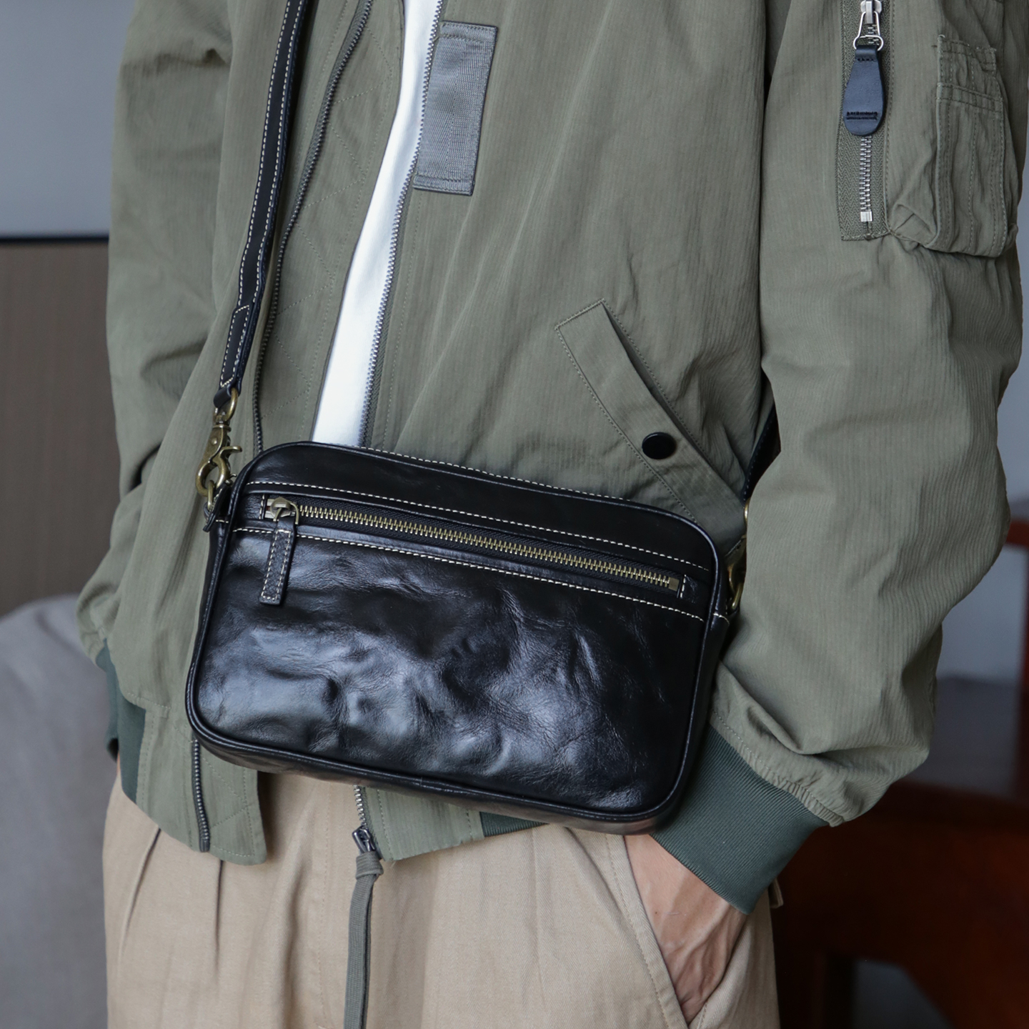 古造男士单肩斜挎包植鞣头层牛皮