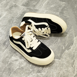 真皮平跟厚底时尚休闲板鞋女鞋2026新款磨砂皮百搭舒适红色德训鞋