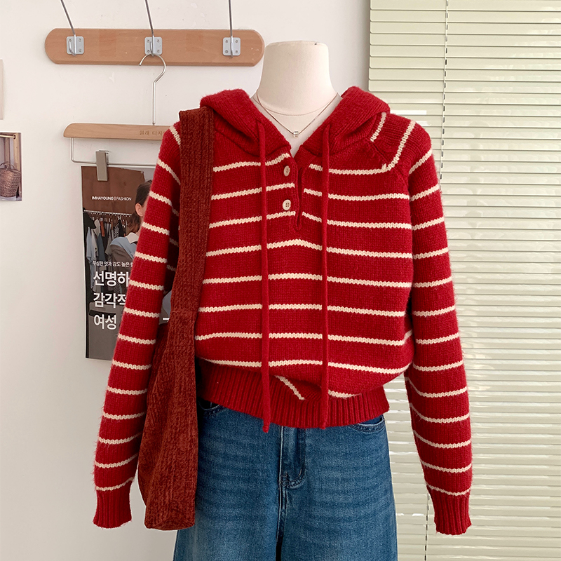 花花家韩系秋冬新款圣诞红色条纹连帽针织毛衣女百搭显白保暖上衣