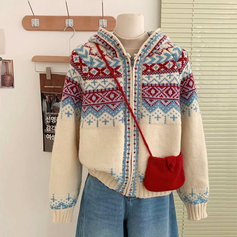 花花家韩系2025秋冬新款费尔岛连帽毛衣女加厚保暖复古圣诞针织衫