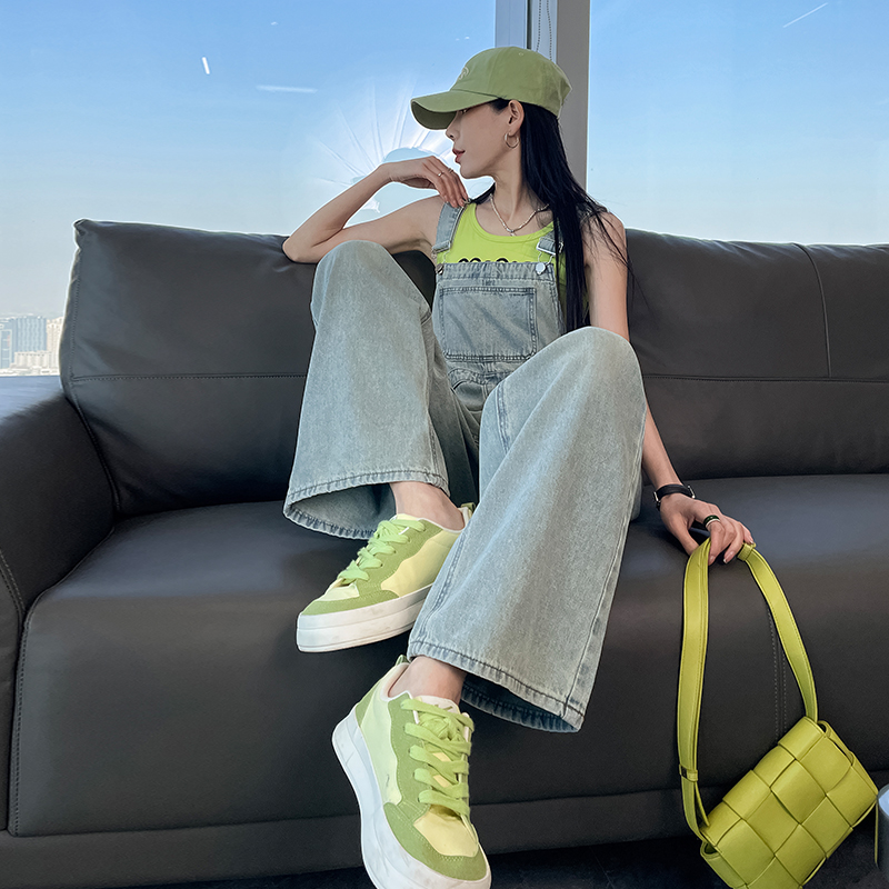 牛仔背带裤女显瘦减龄2025新款春夏秋季高腰显瘦直筒拖地连体长裤