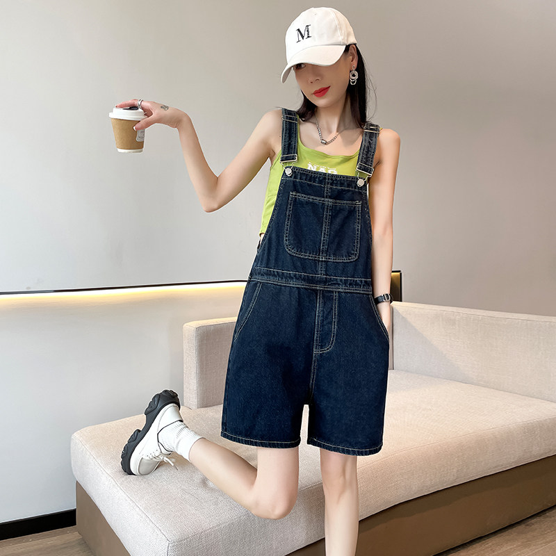 盐系工装牛仔背带短裤女夏季2026新款高腰宽松显瘦减龄阔腿连体裤