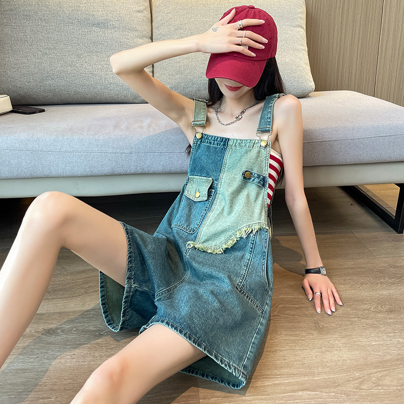 减龄工装牛仔背带短裤女2026春夏新款宽松休闲高腰显瘦阔腿连体裤