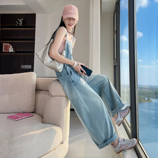 牛仔背带裤阔腿裤女春秋2026新款宽松显瘦休闲韩版减龄九分连体裤