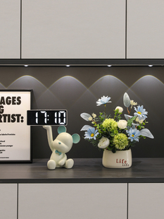 电子显示时钟摆件客厅玄关桌面摆台式轻奢创意摆放装饰暴力熊闹钟