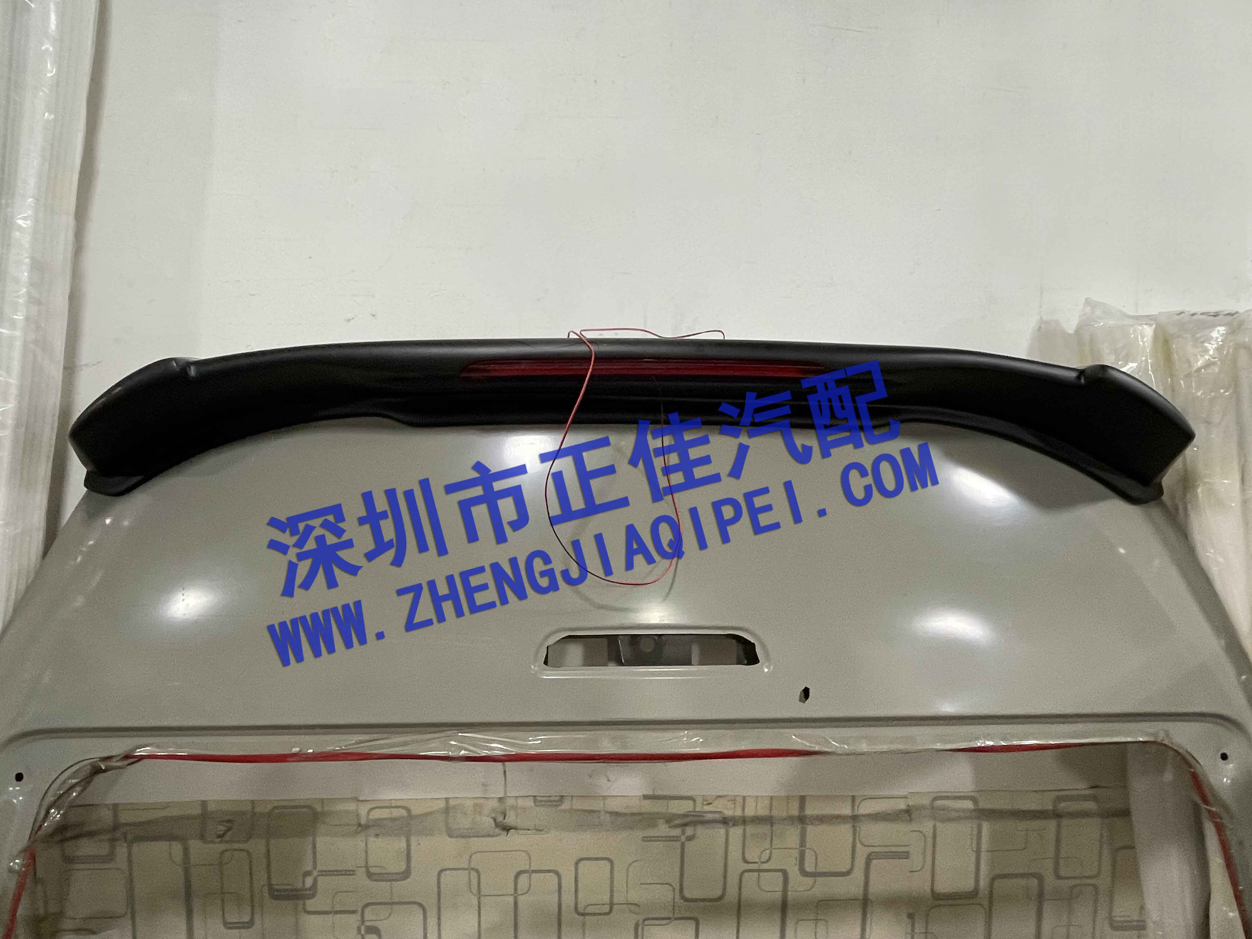 HIACE200 시리즈 HIACE 05-18 차량에 적합하여 테일게이트 상단 윙 LED 후면 테일 윙 넓고 하이 탑 설치