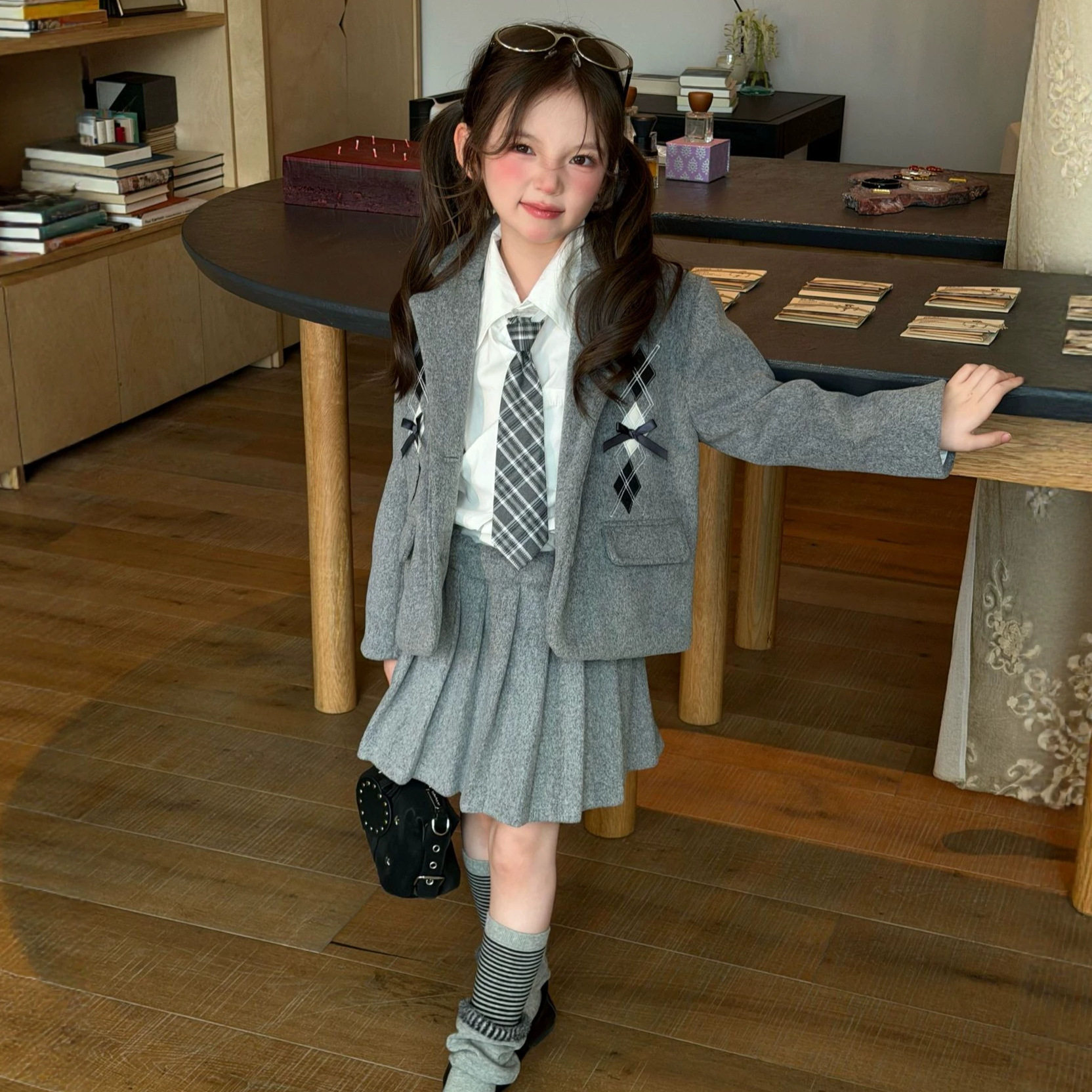 女童格纹JK套装2026冬款儿童西装外套百褶裙两件套女宝学院风衣服