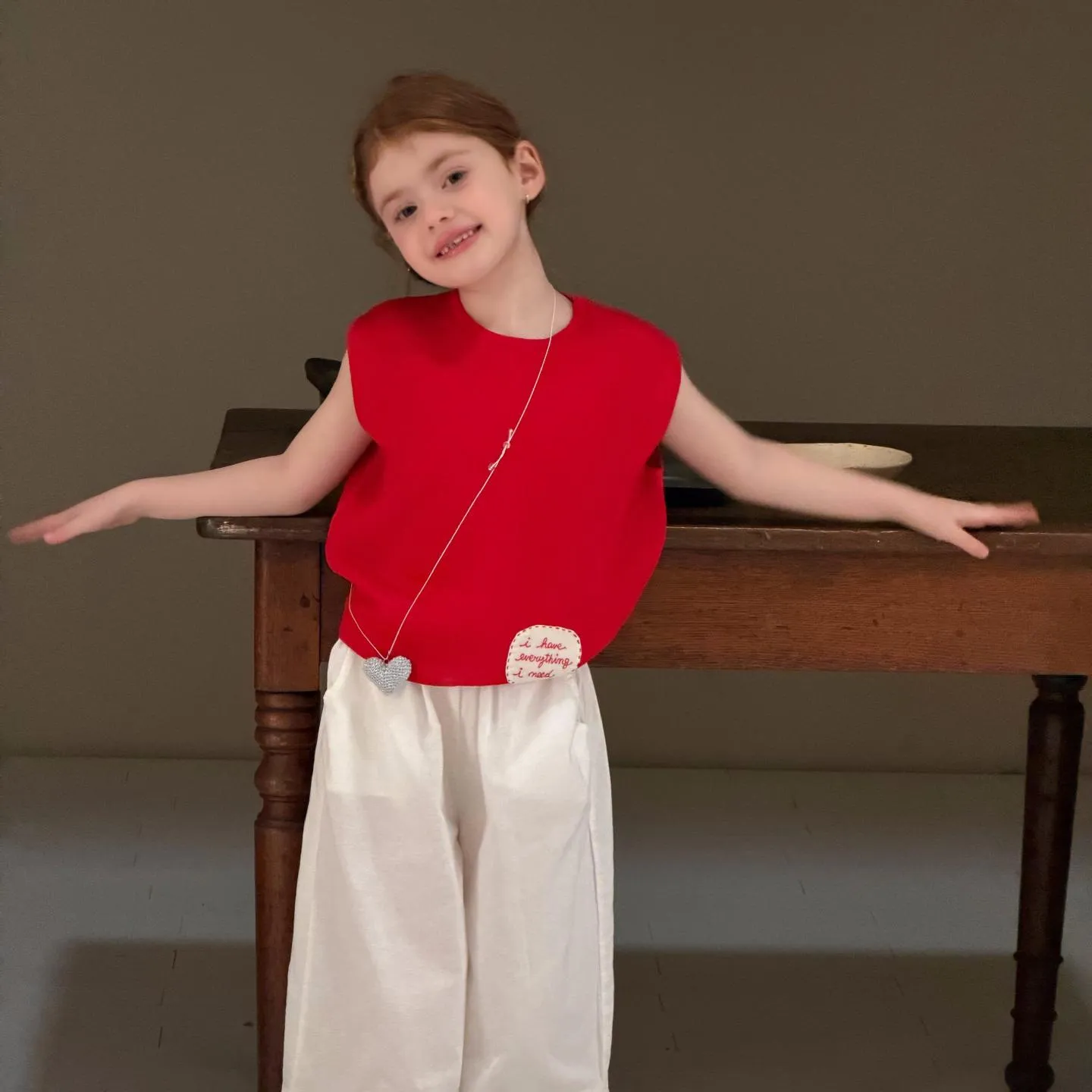 夏装新韩系童装2026夏季新款女童背心红色贴布无袖针织套头衫上衣