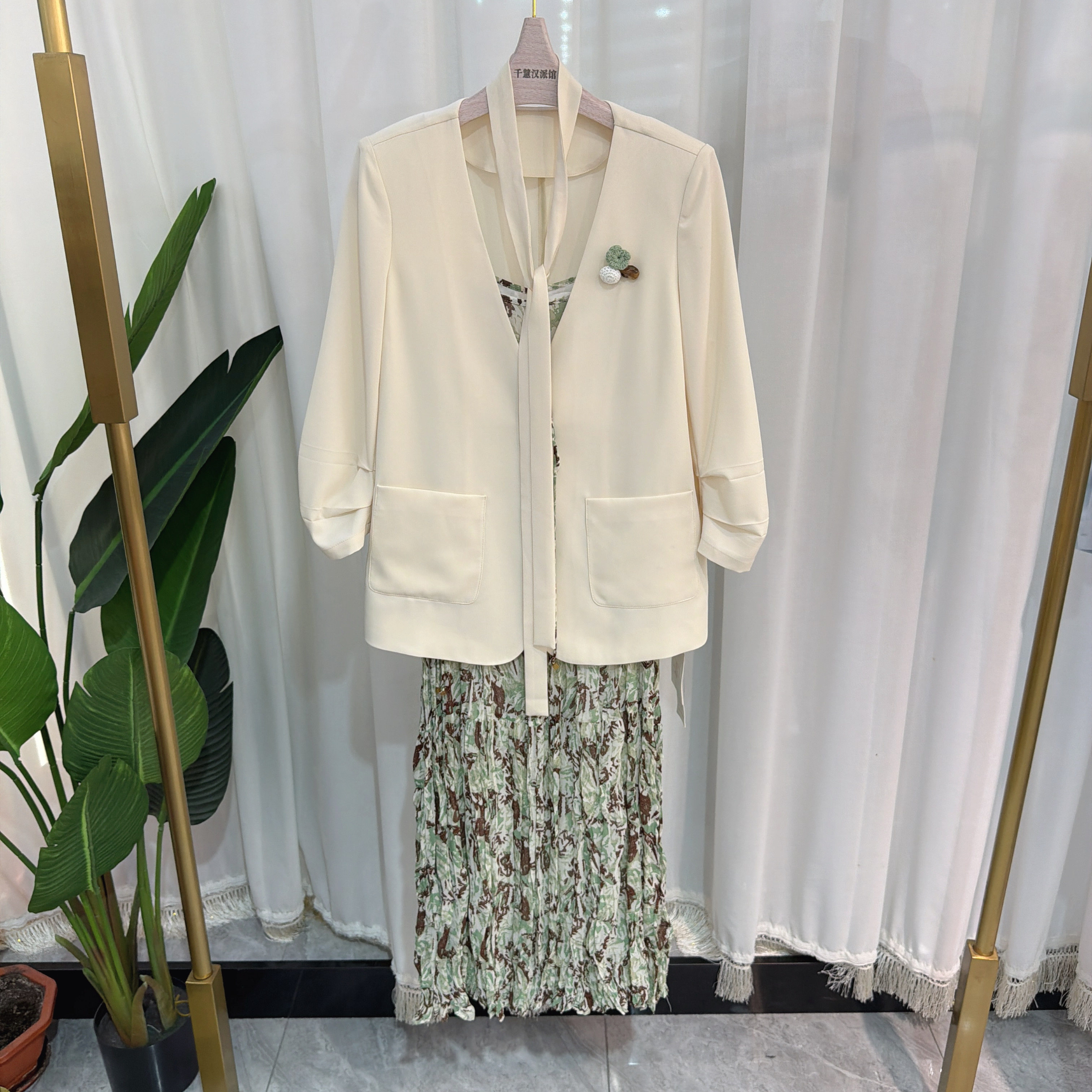 6A0889法式套裙女西服上衣碎花吊带裙两件套气质2026夏季专柜同款
