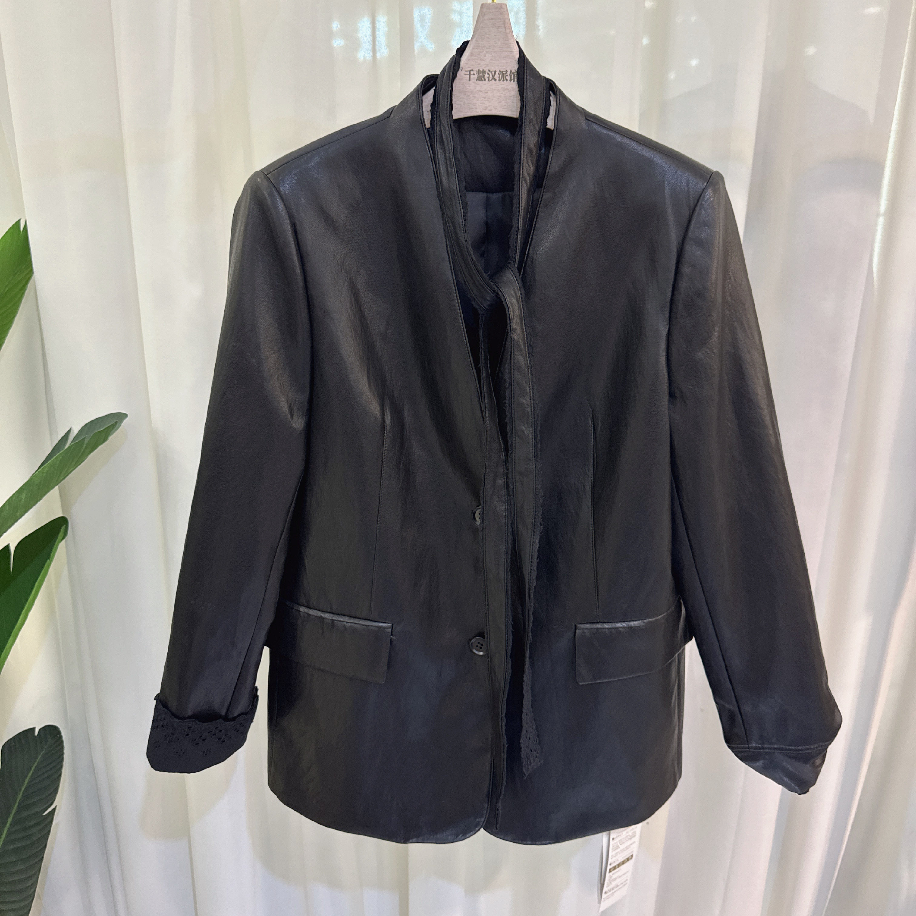 25W356时尚皮衣外套女休闲系带气质显瘦2026春季专柜同款