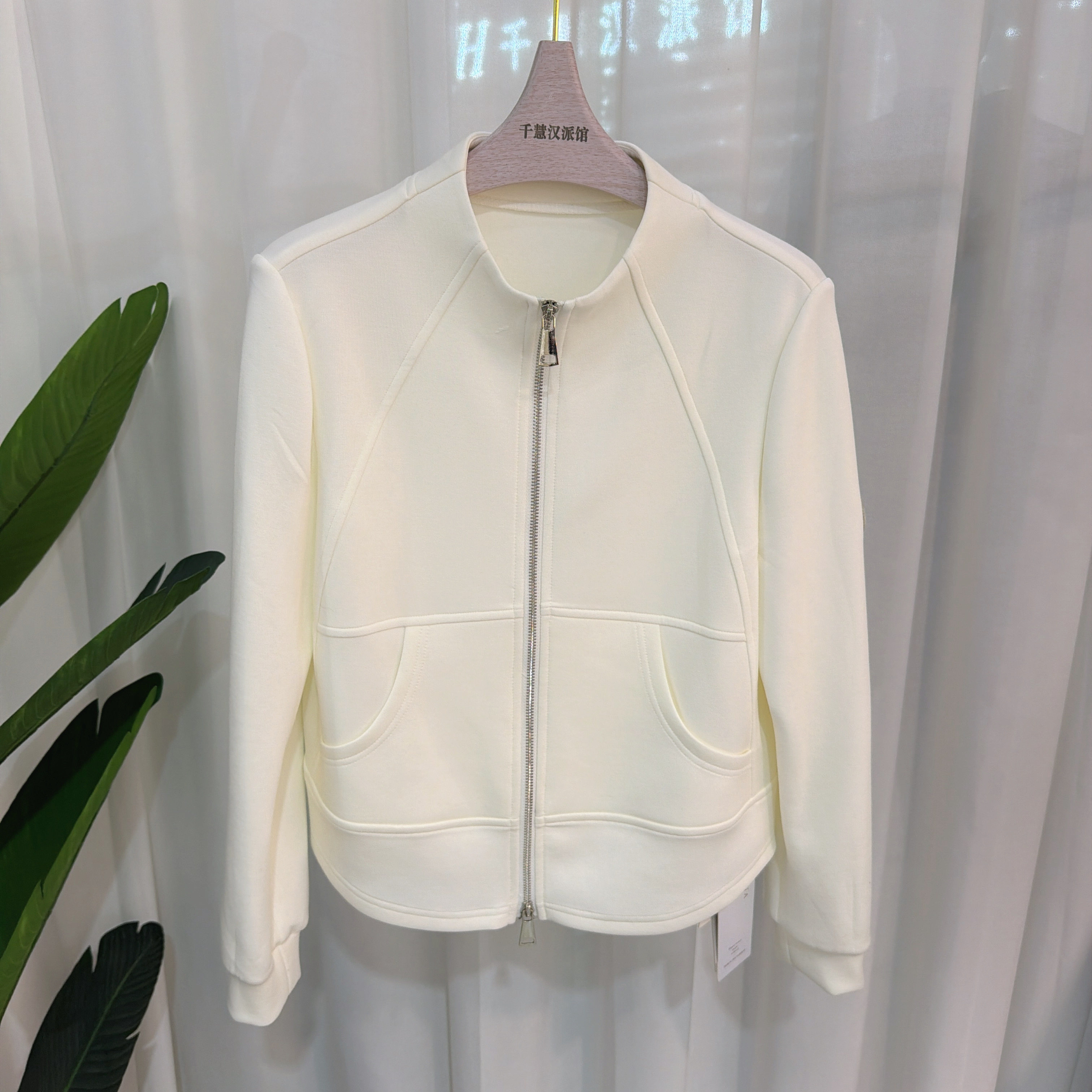 26C077时尚外套女短款拉链开衫休闲气质上衣百搭2026春季专柜同款