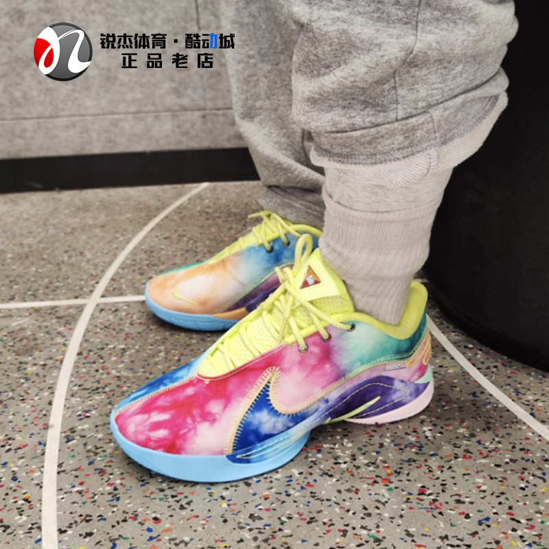 耐克Nike詹姆斯男士鸳鸯实战篮球