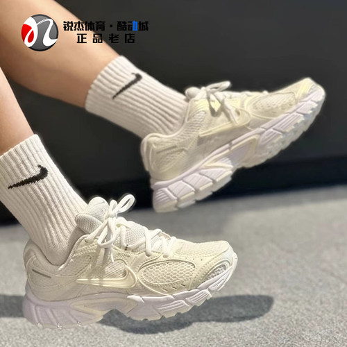 耐克Nike女子老爹鞋休闲跑步鞋