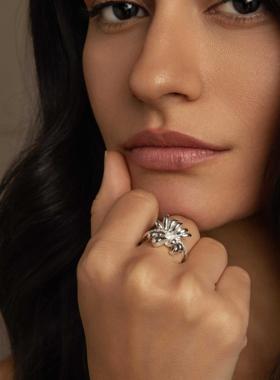 SOLDEVERANO蕃秀雏菊灵动花瓣锆石戒指轻奢高级时尚设计配饰礼物