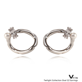 暮光系列 Vris 椭圆形折叠黄铜镀白金白色锆石耳环