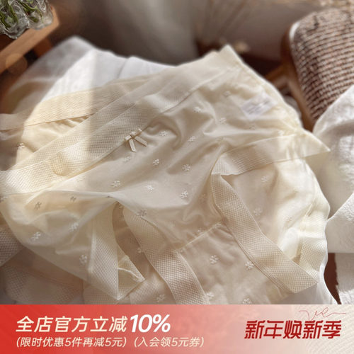 在无风时无痕轻薄冰丝少女内裤