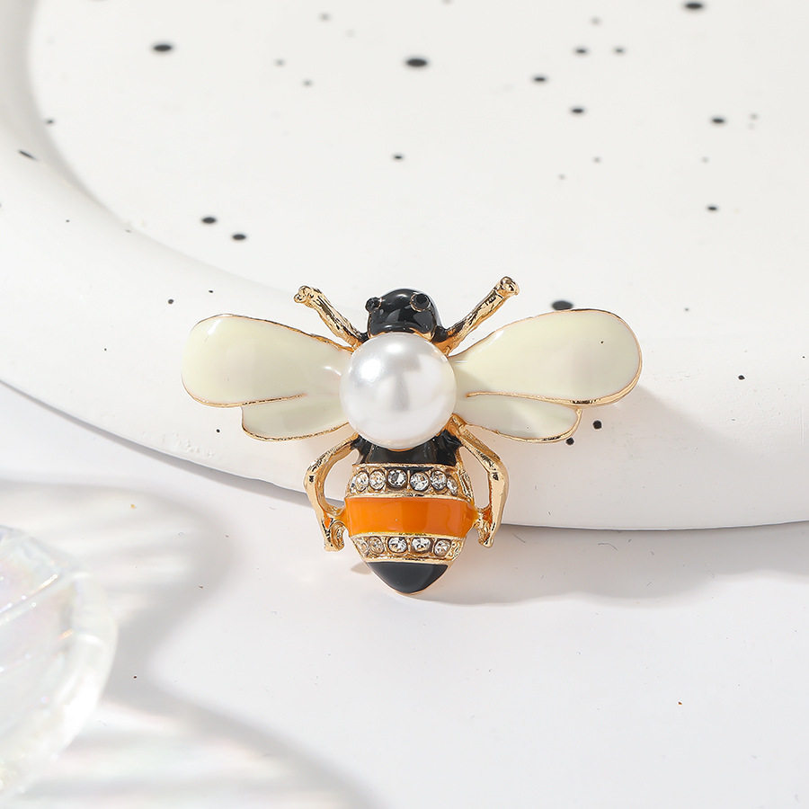 时尚精致可爱蜜蜂胸针简约立体昆虫胸花男女西装礼服百搭气质别针,饰品/流行首饰/时尚饰品新,胸针,淘宝优惠券,粉丝福利购,淘宝优惠卷