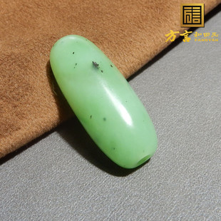 方言品牌精品和田玉俄料乌兰海细腻苹果绿碧玉勒子精致吊坠挂件R3