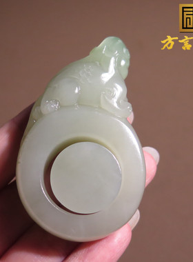 青海老坑料白玉带翠青色貔貅扳指