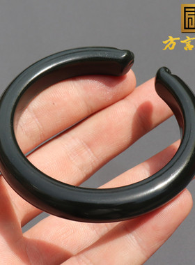 市场价8800元亏本价680新疆近无结构细腻油润青玉55mm猫爪手镯A8