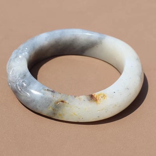 方言和田玉精品新疆青花籽料黑白分明鱼纹挂金皮卡53mm随型手镯O8