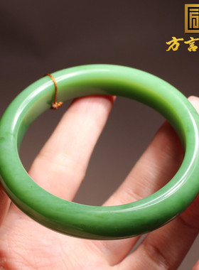 俄罗斯碧玉色标级正阳绿54mm手镯