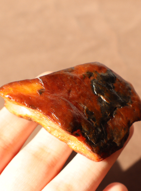 特色老熟红沁白玉籽料随型手把件