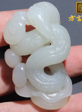 重量级方言品牌和田玉珍品新疆老熟沁秋梨皮青花籽料生肖蛇挂件A8