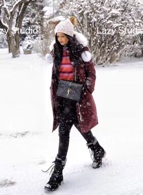 全新现货Moose Knuckles 剪刀 酒红色鹅绒狐狸毛女士长款羽绒服