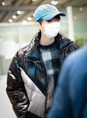 大脸猫现货Neil Barrett 王俊凯同款拼色男女款羽绒服PBSP029CVT