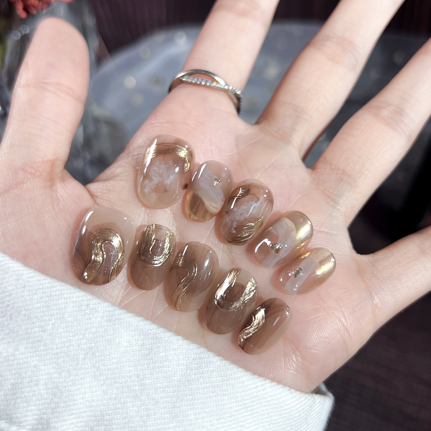 美盖穿戴甲纯手工金秋晕染手绘2025年新款显白高级纯欲风短圆美甲,彩妆/香水/美妆工具,穿戴甲/甲片,淘宝优惠券,粉丝福利购,淘宝优惠卷