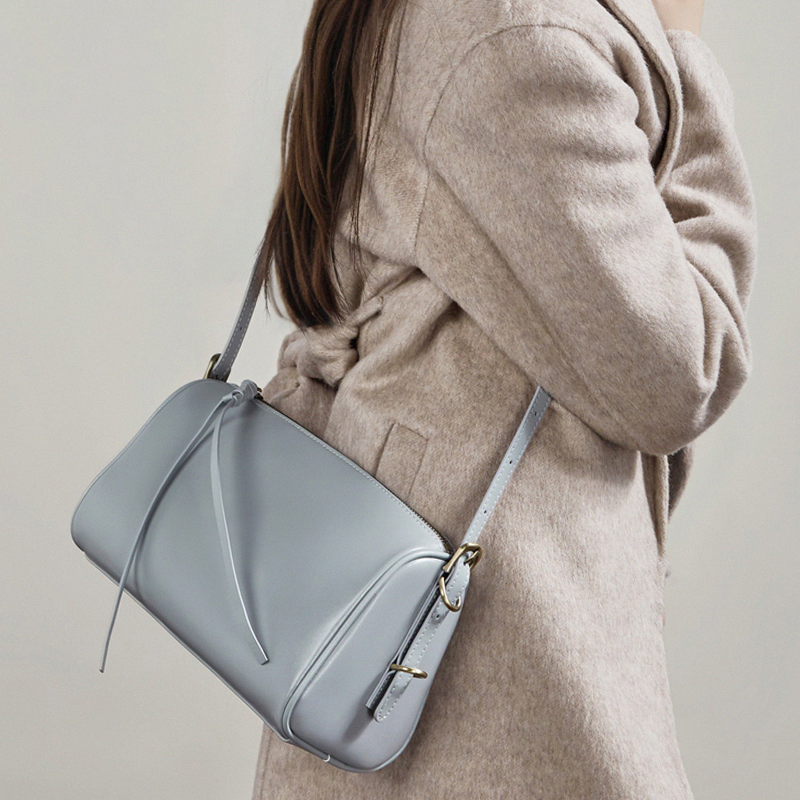 2026春季新款斜挎包大容量真皮女包时尚枕头包头层牛皮复古手拎包