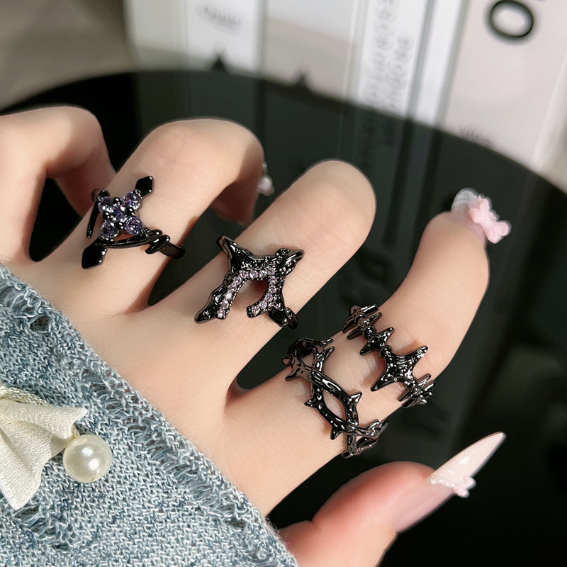 潮酷镂空黑月光欧美风十字架四星芒设计感戒指无性别风朋克食指戒