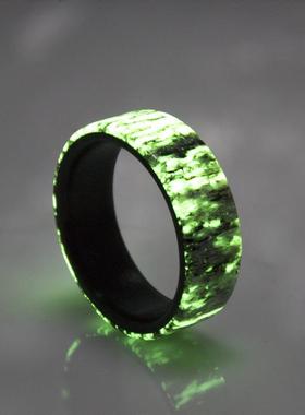美国代购Glow◇手作复古森林绿色碳纤维黑色发光结婚男士夜光戒指