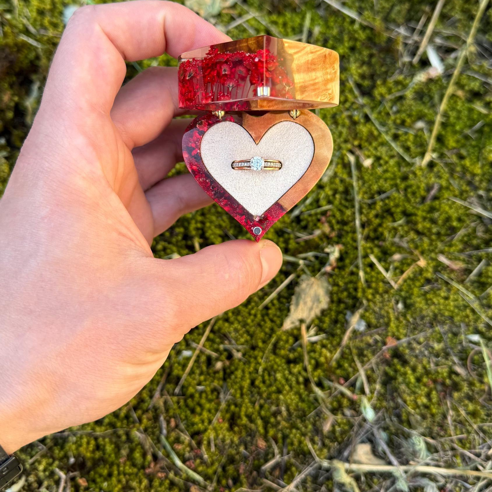 土耳其代购Wedding◎手作环氧树脂红心花卉心形实木求婚戒指盒