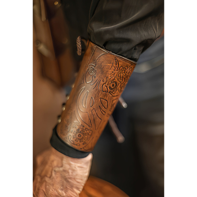 棕色皮革雕刻Cosplay护手护腕