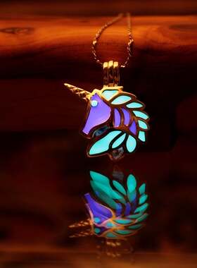 夜光项链纯银小独角兽小盒锆石