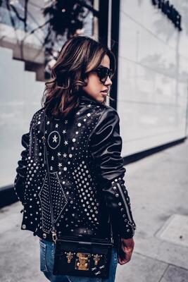 铆钉流苏真皮机车夹克皮衣朋克