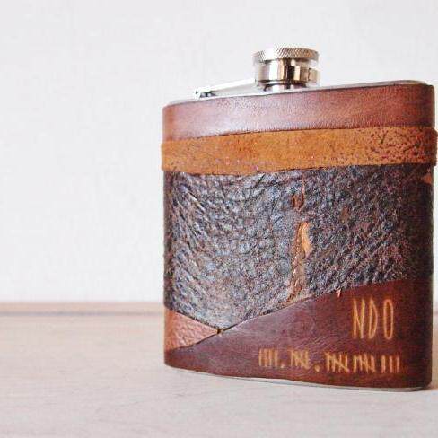 英国代购Flask ▼手作末日极客棕色皮革包裹个性化雕刻不锈钢酒壶