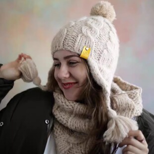 波兰代购 手作简约蓬松柔软羊驼羊毛编织保暖护耳帽子 Earflap㊣