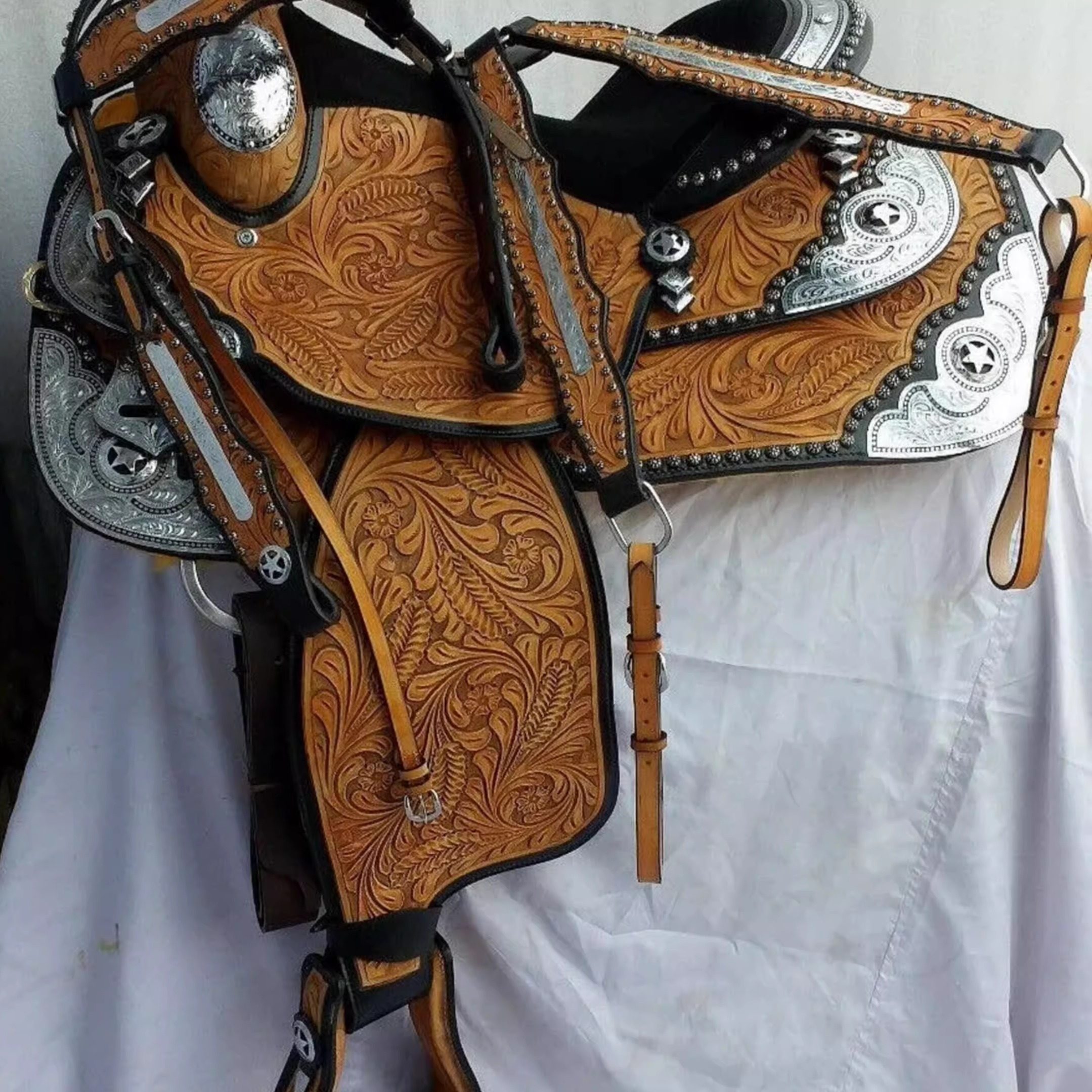 海外代购Saddle◎手作定制16英寸全雕花皮革带肚带西部表演马鞍